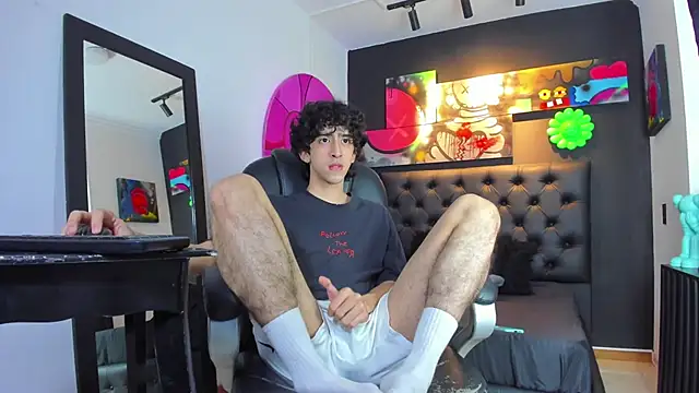 Snapshot of Alezzandro_ chatting on February 2025 02:48:01 PM Alezzandro online show from February 2025 02:48:01 PM