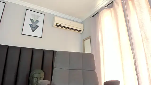 Snapshot of Alezzandro_ chatting on February 2025 01:39:01 PM Alezzandro online show from February 2025 01:39:01 PM