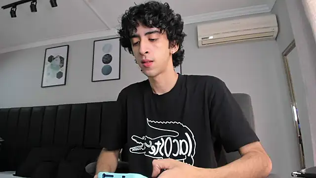 Snapshot of Alezzandro_ chatting on March 2025 02:23:02 PM Alezzandro online show from March 2025 02:23:02 PM