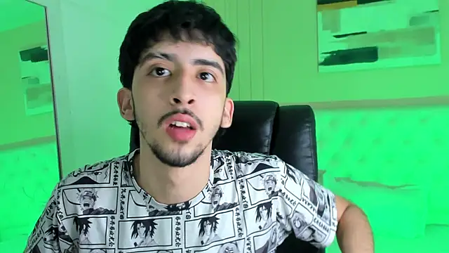 Snapshot of Alezzandro_ chatting on September 2025 08:30:02 PM Alezzandro online show from September 2025 08:30:02 PM