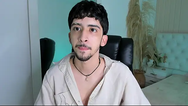 Snapshot of Alezzandro_ chatting on September 2025 08:41:01 PM Alezzandro online show from September 2025 08:41:01 PM