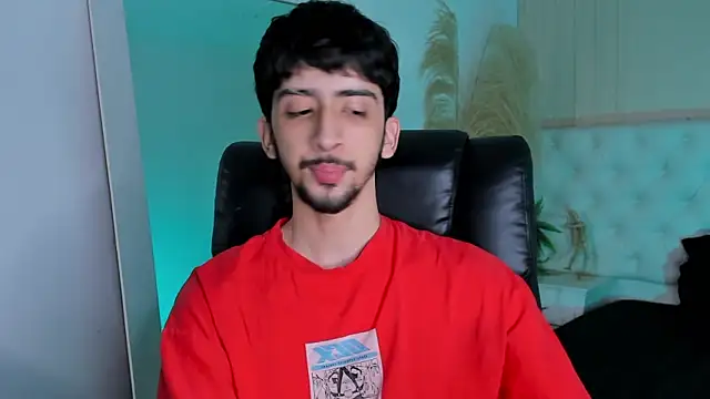 Snapshot of Alezzandro_ chatting on September 2025 08:32:02 PM Alezzandro online show from September 2025 08:32:02 PM