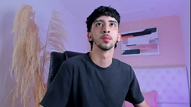 Snapshot of Alezzandro_ chatting on September 2025 08:54:01 PM Alezzandro online show from September 2025 08:54:01 PM