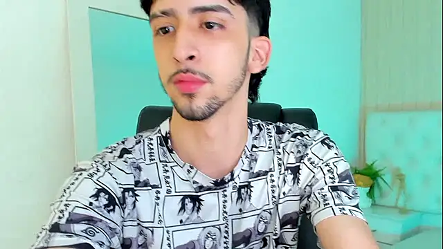 Snapshot of Alezzandro_ chatting on September 2025 08:12:02 PM Alezzandro online show from September 2025 08:12:02 PM