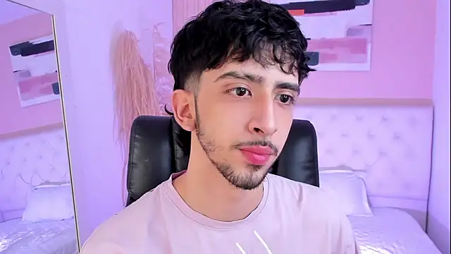 Snapshot of Alezzandro_ chatting on September 2025 08:23:01 PM Alezzandro online show from September 2025 08:23:01 PM