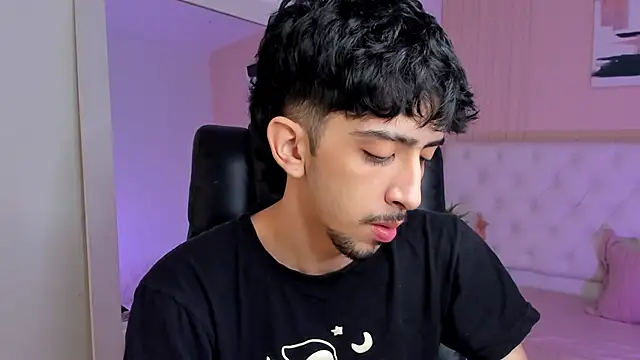 Snapshot of Alezzandro_ chatting on September 2025 09:09:02 PM Alezzandro online show from September 2025 09:09:02 PM