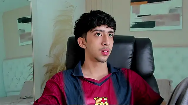 Snapshot of Alezzandro_ chatting on October 2025 09:13:01 PM Alezzandro online show from October 2025 09:13:01 PM