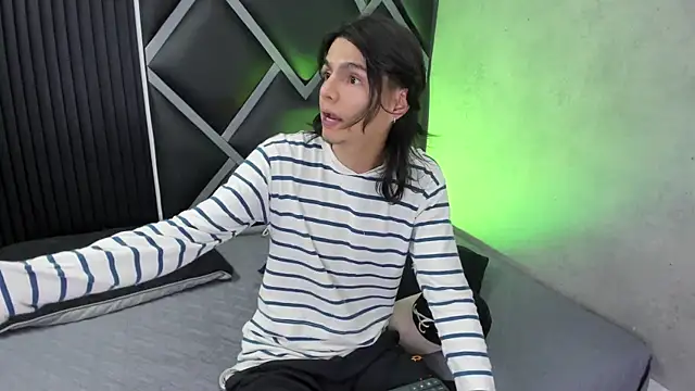 Martshall09 online show from October 2025 09:50:01 PM