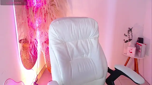 Sofi BBW online show from September 2025 12:30:01 PM