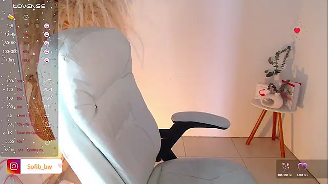 Sofi BBW online show from November 2025 12:38:02 PM