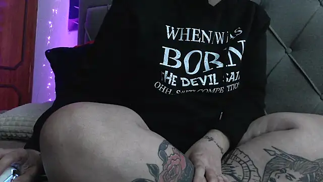 bunnyfox420 online show from December 2025 06:23:01 PM