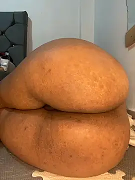 Snapshot of Charlotte_bronxxx chatting on September 2025 10:35:02 PM Charlotte bronxxx online show from September 2025 10:35:02 PM