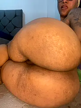 Snapshot of Charlotte_bronxxx chatting on October 2025 08:30:02 PM Charlotte bronxxx online show from October 2025 08:30:02 PM