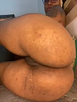 Snapshot of Charlotte_bronxxx chatting on October 2025 06:32:02 PM Charlotte bronxxx online show from October 2025 06:32:02 PM