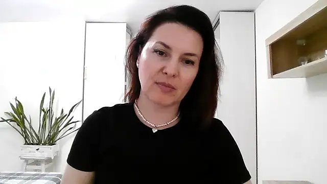 Victoria Glam online show from October 2025 05:10:02 PM