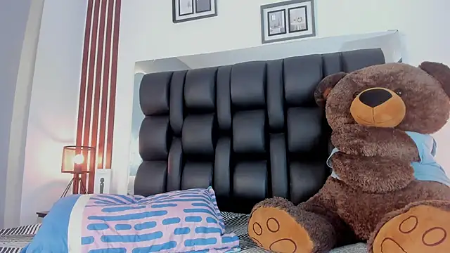 Snapshot of Amberr1 chatting on March 2025 12:14:02 PM Amberr1 online show from March 2025 12:14:02 PM