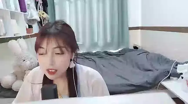 Snapshot of Song_99 chatting on February 2025 06:22:02 AM Song 99 online show from February 2025 06:22:02 AM