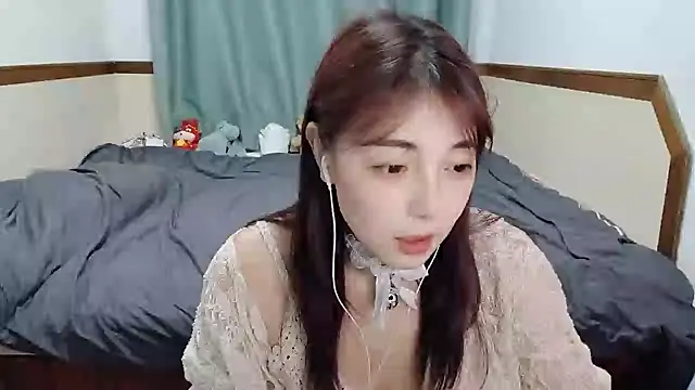 Snapshot of Song_99 chatting on February 2025 02:02:01 PM Song 99 online show from February 2025 02:02:01 PM