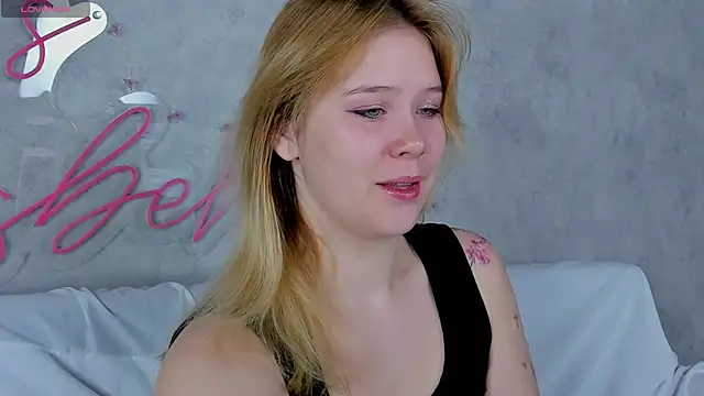 Snapshot of Amy_Kimberlly chatting on September 2025 12:15:01 AM Amy Kimberlly online show from September 2025 12:15:01 AM
