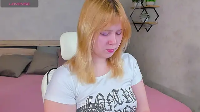 Amy Kimberlly online show from November 2025 07:11:02 AM