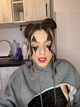 Snapshot of bunnythetailor chatting on February 2025 05:39:01 AM bunnythetailor online show from February 2025 05:39:01 AM