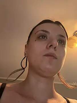 Snapshot of bunnythetailor chatting on February 2025 07:14:02 PM bunnythetailor online show from February 2025 07:14:02 PM