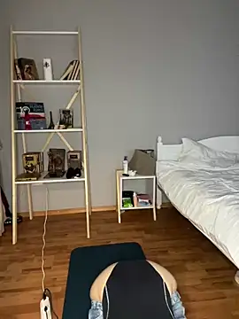 Snapshot of bunnythetailor chatting on February 2025 11:09:01 PM bunnythetailor online show from February 2025 11:09:01 PM