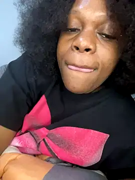 Boneca25 online show from December 2025 10:23:02 AM