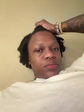 Snapshot of Boneca25 chatting on January 2026 07:23:01 PM Boneca25 online show from January 2026 07:23:01 PM