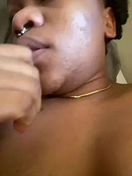 Snapshot of Boneca25 chatting on February 2026 08:13:01 AM Boneca25 online show from February 2026 08:13:01 AM