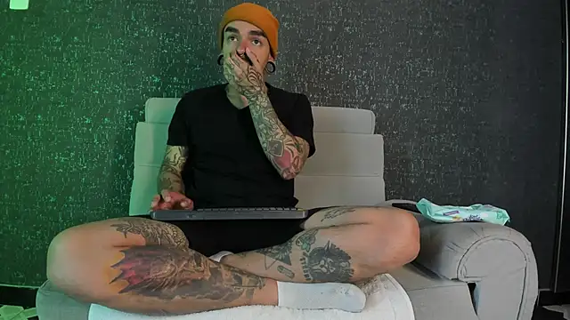 Snapshot of kaletattoo chatting on September 2025 10:59:02 AM kaletattoo online show from September 2025 10:59:02 AM