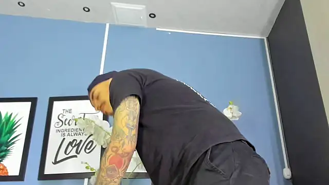 Snapshot of kaletattoo chatting on September 2025 11:42:01 AM kaletattoo online show from September 2025 11:42:01 AM