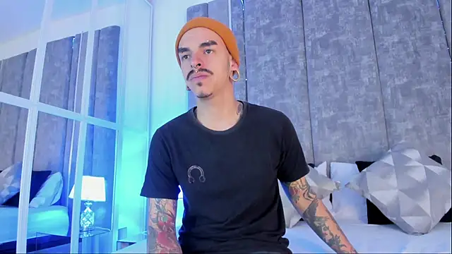 Snapshot of kaletattoo chatting on October 2025 11:08:02 AM kaletattoo online show from October 2025 11:08:02 AM