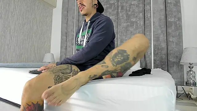 Snapshot of kaletattoo chatting on October 2025 11:13:02 AM kaletattoo online show from October 2025 11:13:02 AM