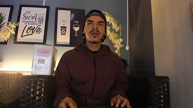 Snapshot of kaletattoo chatting on October 2025 11:29:01 AM kaletattoo online show from October 2025 11:29:01 AM