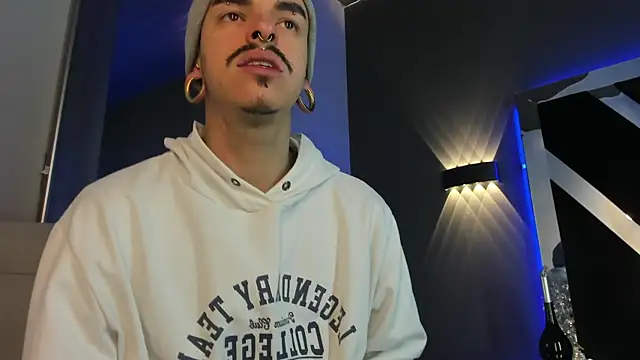 Snapshot of kaletattoo chatting on November 2025 11:49:01 AM kaletattoo online show from November 2025 11:49:01 AM