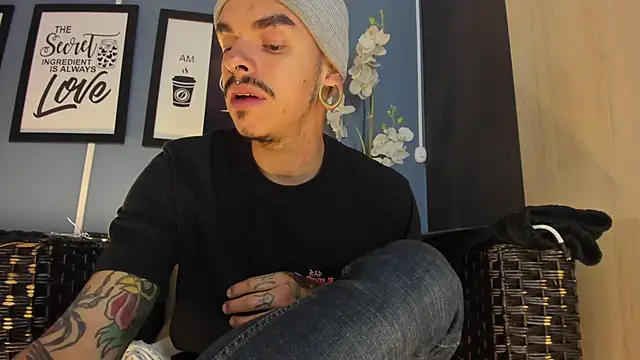 Snapshot of kaletattoo chatting on December 2025 11:08:02 AM kaletattoo online show from December 2025 11:08:02 AM