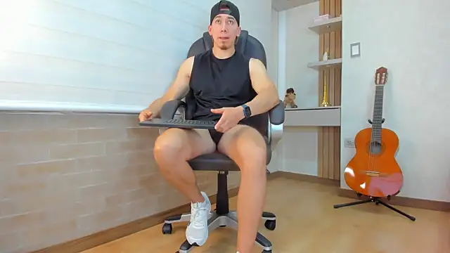 Tombarden online show from December 2025 07:11:01 PM