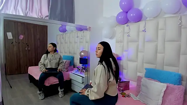 Snapshot of Ariana_rouse chatting on November 2025 03:56:01 PM Ariana rouse online show from November 2025 03:56:01 PM