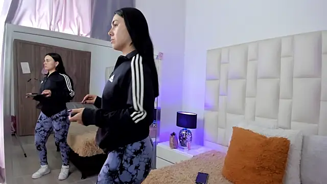 Snapshot of Ariana_rouse chatting on January 2026 04:42:01 PM Ariana rouse online show from January 2026 04:42:01 PM