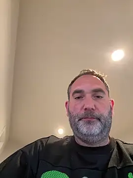 Snapshot of harrychest chatting on May 2026 05:40:01 PM harrychest online show from May 2026 05:40:01 PM