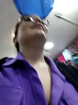 Vale Saenzz online show from March 2025 12:31:02 AM