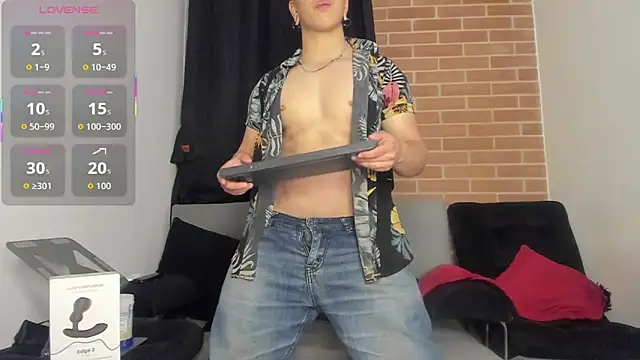 Snapshot of DavidX_X21_Strip chatting on September 2025 06:37:02 AM DavidX X21 Strip online show from September 2025 06:37:02 AM