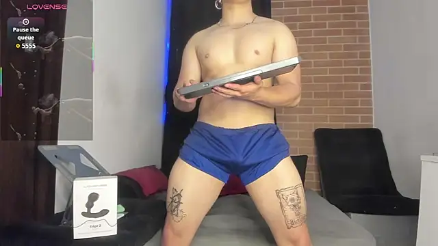 DavidX X21 Strip online show from January 2026 07:33:01 AM