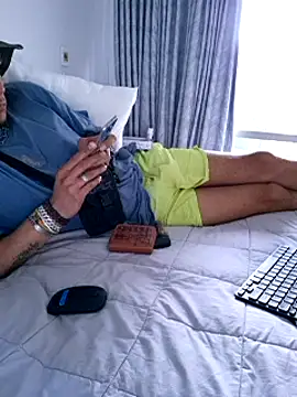 TAIZWRLD online show from November 2025 05:56:01 PM