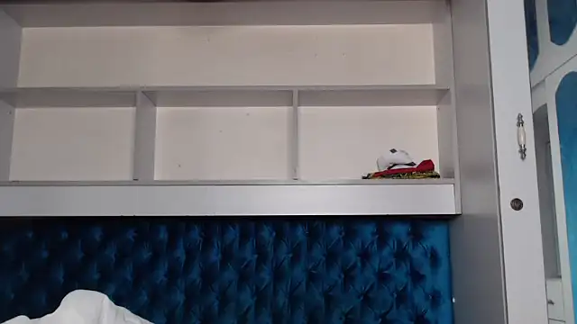 YoungDiva69 online show from November 2025 07:09:01 AM