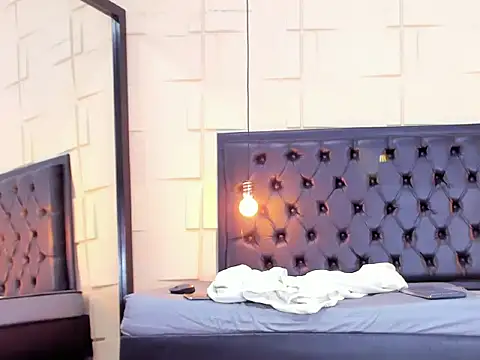 SamanthaMilann online show from February 2025 04:57:02 PM