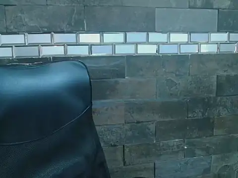 Santiago-Thompson online show from October 2025 10:44:02 PM