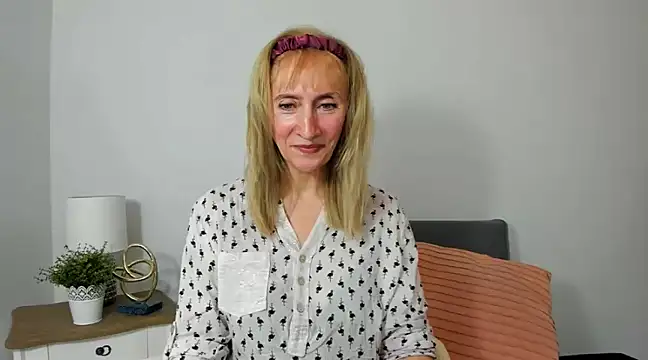 Snapshot of MargaretMilf69 chatting on February 2025 04:14:01 PM MargaretMilf69 online show from February 2025 04:14:01 PM