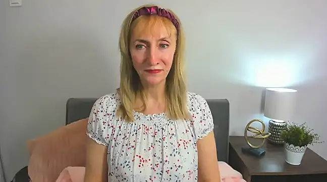 Snapshot of MargaretMilf69 chatting on February 2025 09:13:02 AM MargaretMilf69 online show from February 2025 09:13:02 AM